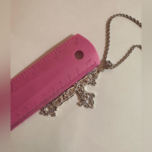 Gothic Cross Charm Necklace Floral Design Big Punk Goth Silver Tone - Picture 8 of 10